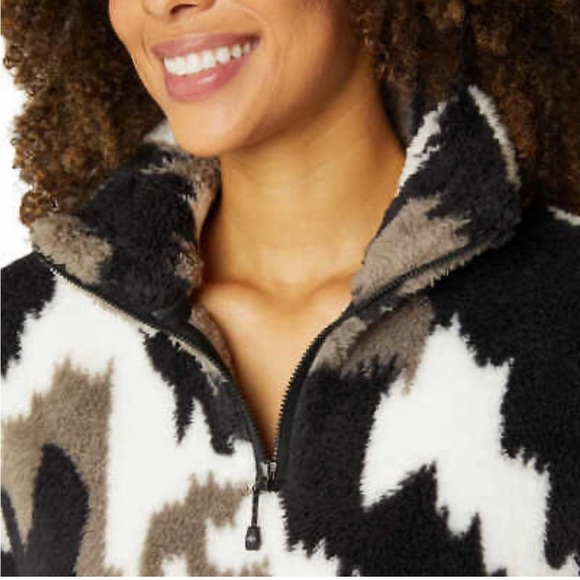 Eddie Bauer | NWT ✨ Black Camo 1/4 Zip Mock Neck Plush Sherpa Pullover - Picture 4 of 8